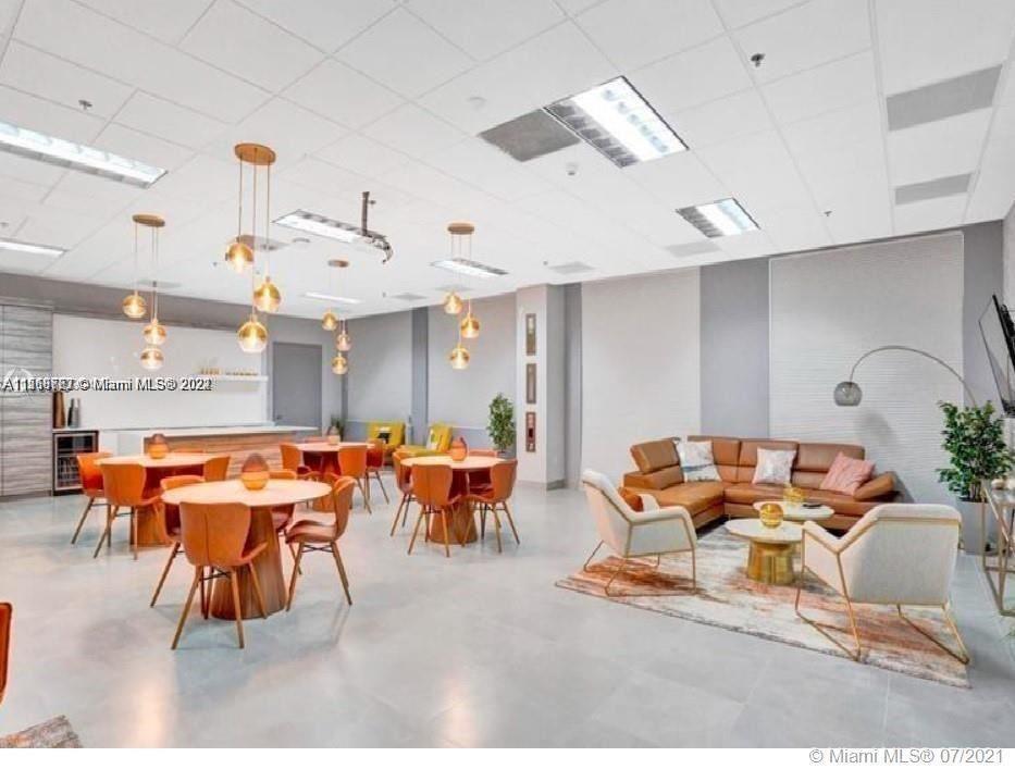 1200 Brickell Bay Dr 3924, Miami, Florida 33131, 3 Bedrooms Bedrooms, ,2 BathroomsBathrooms,Residential,For Sale,1200 Brickell Bay Dr 3924,A11519667