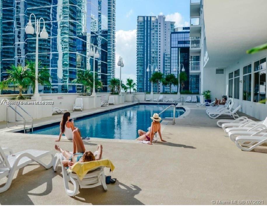 1200 Brickell Bay Dr 3924, Miami, Florida 33131, 3 Bedrooms Bedrooms, ,2 BathroomsBathrooms,Residential,For Sale,1200 Brickell Bay Dr 3924,A11519667