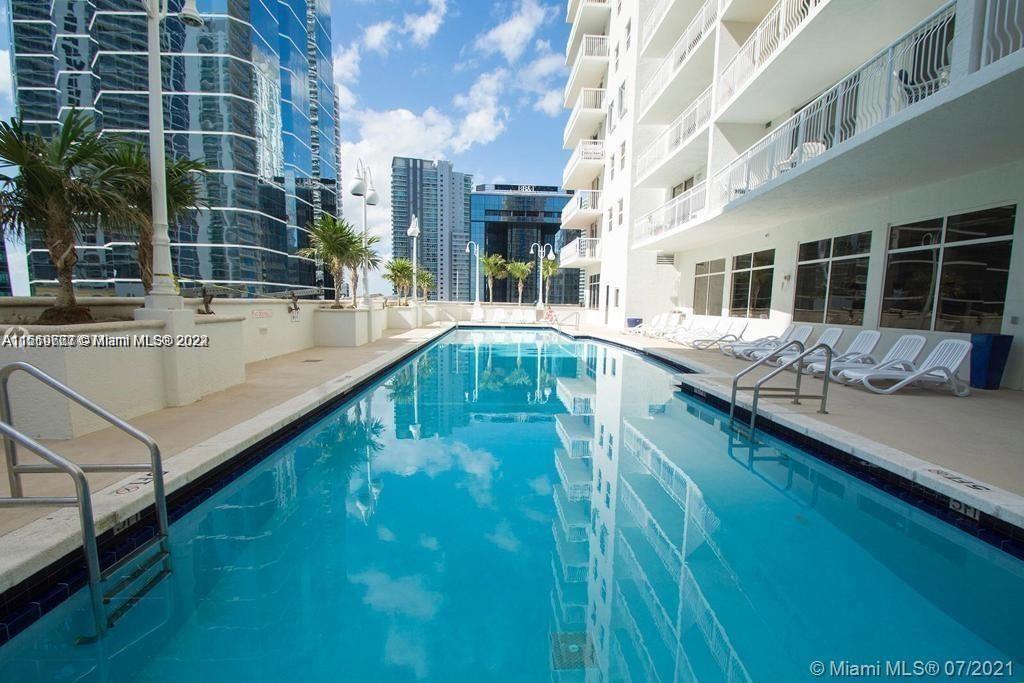 1200 Brickell Bay Dr 3924, Miami, Florida 33131, 3 Bedrooms Bedrooms, ,2 BathroomsBathrooms,Residential,For Sale,1200 Brickell Bay Dr 3924,A11519667