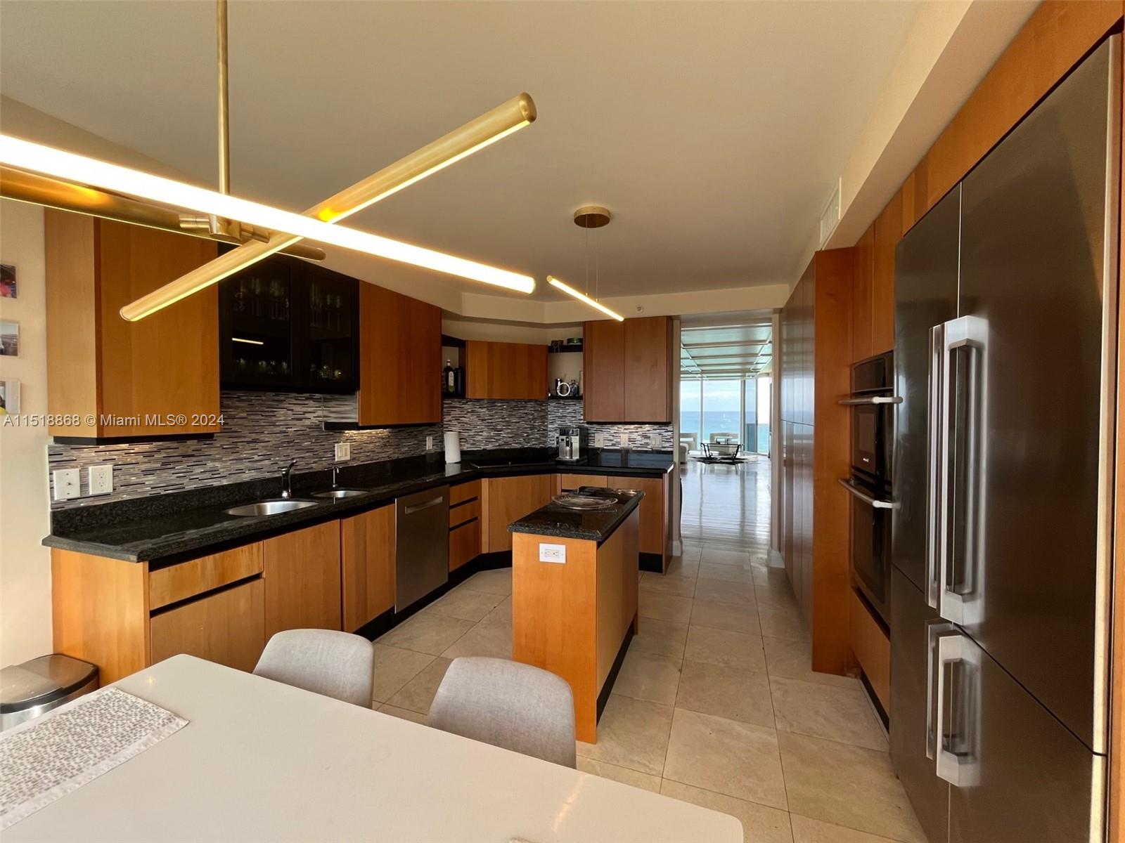 Sunny Isles Beach, Florida 33160, 3 Bedrooms Bedrooms, ,3 BathroomsBathrooms,Residentiallease,For Rent,A11518868