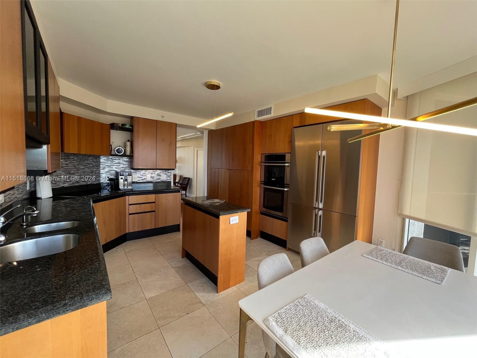 Sunny Isles Beach, Florida 33160, 3 Bedrooms Bedrooms, ,3 BathroomsBathrooms,Residentiallease,For Rent,A11518868