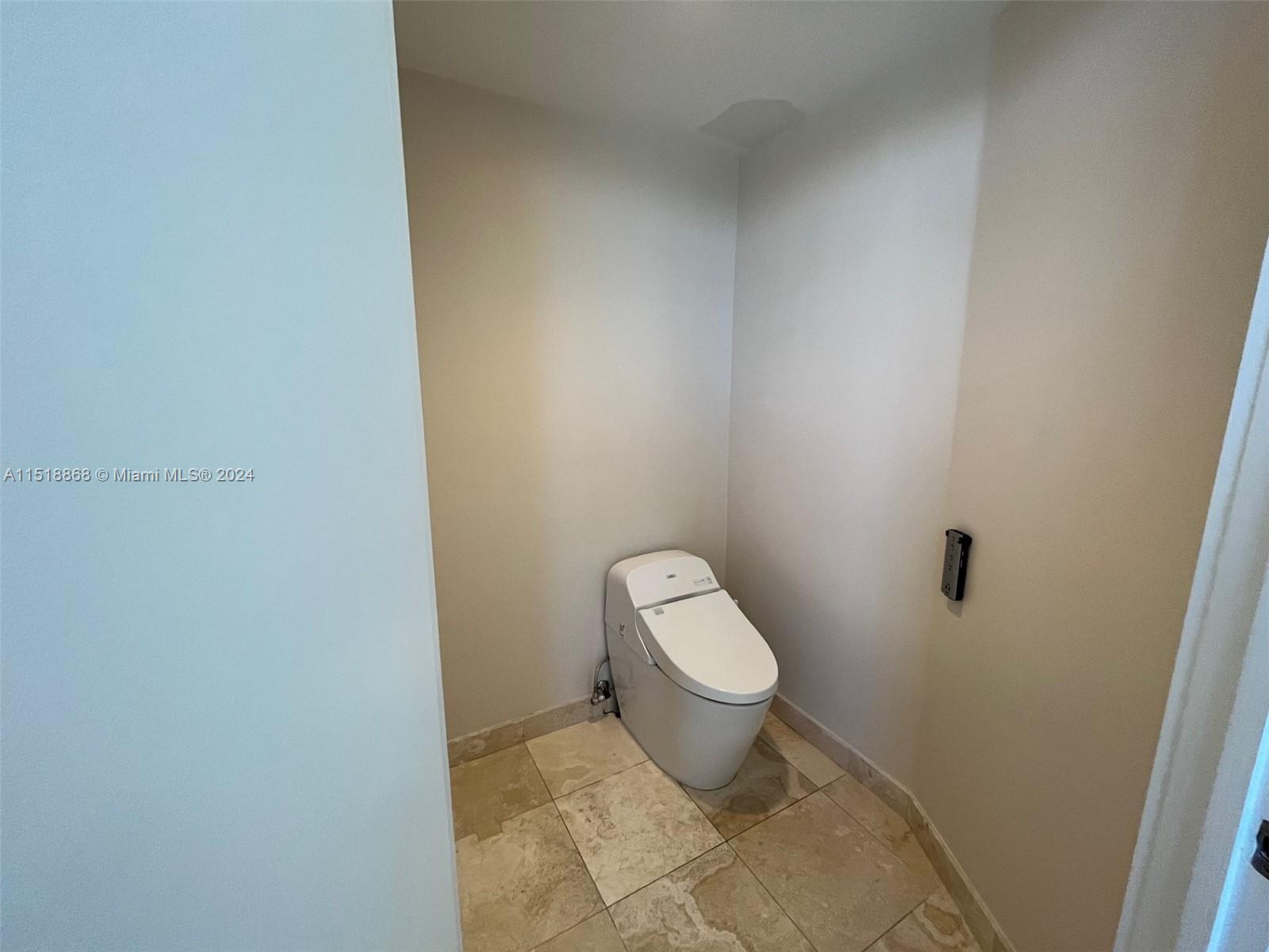 Sunny Isles Beach, Florida 33160, 3 Bedrooms Bedrooms, ,3 BathroomsBathrooms,Residentiallease,For Rent,A11518868