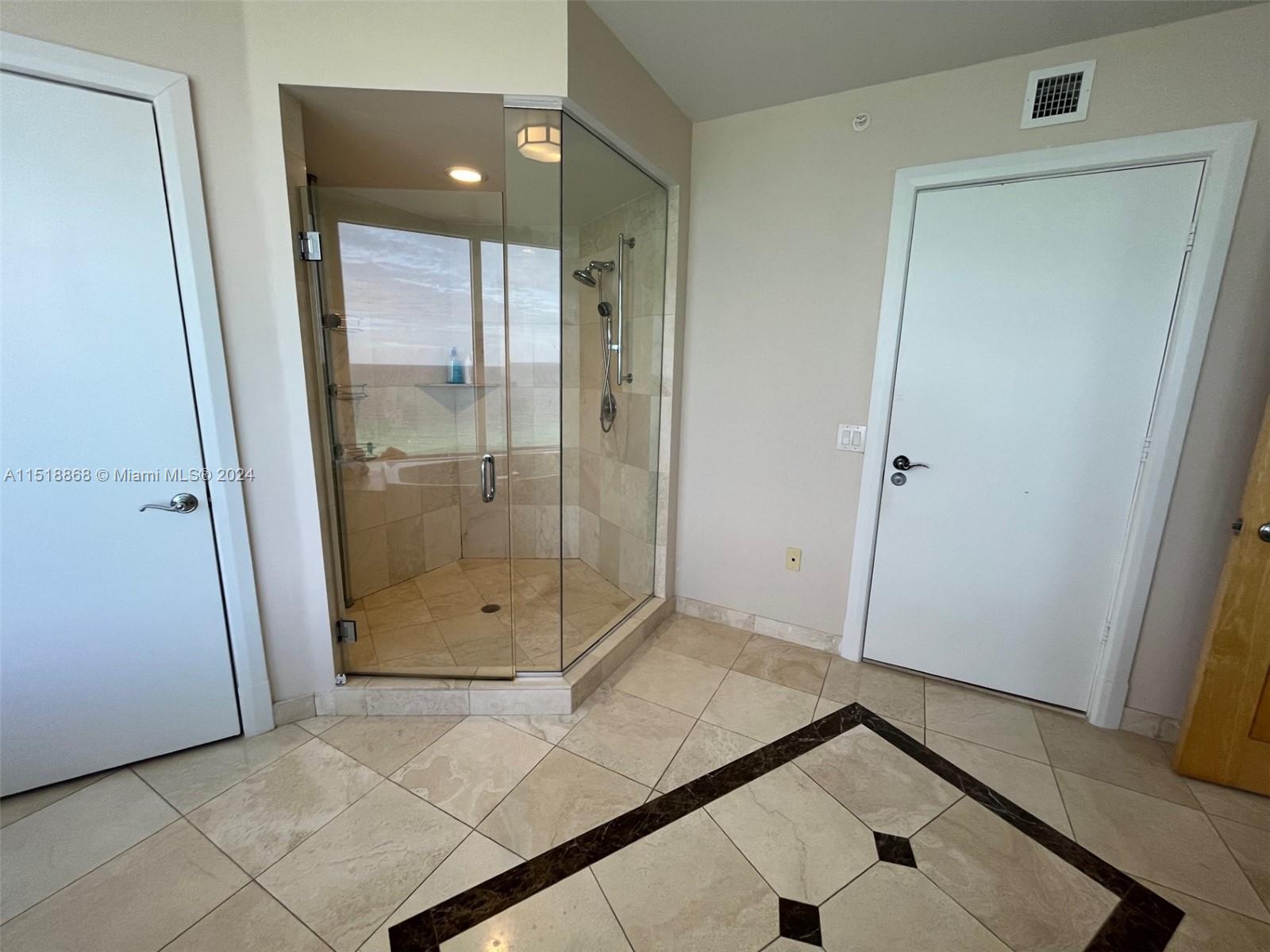 Sunny Isles Beach, Florida 33160, 3 Bedrooms Bedrooms, ,3 BathroomsBathrooms,Residentiallease,For Rent,A11518868