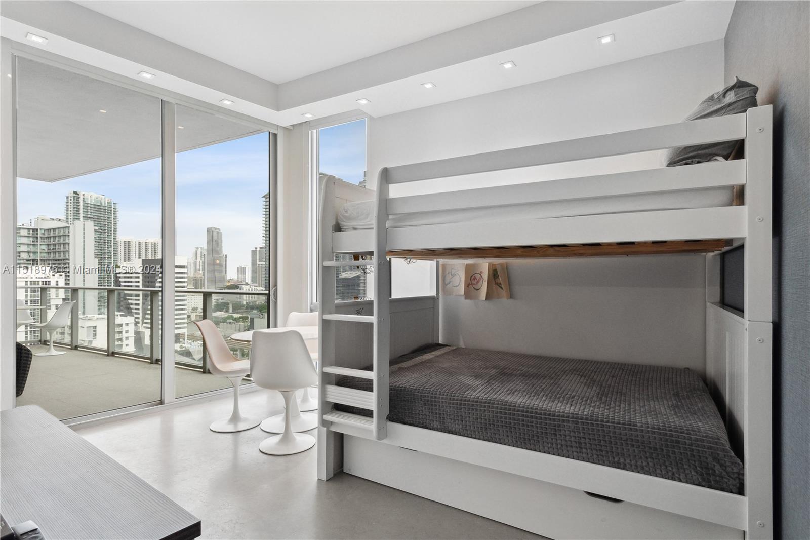 1010 SW 2nd Ave LPH03, Miami, Florida 33130, 3 Bedrooms Bedrooms, ,3 BathroomsBathrooms,Residentiallease,For Rent,1010 SW 2nd Ave LPH03,A11518975