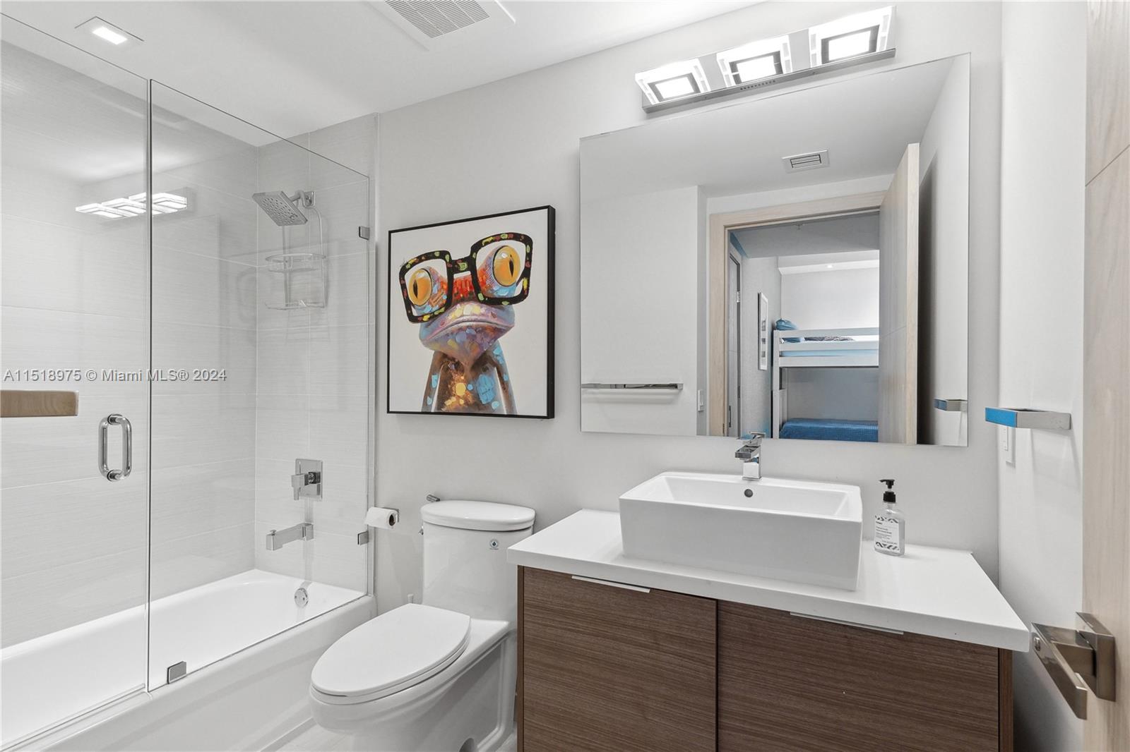 1010 SW 2nd Ave LPH03, Miami, Florida 33130, 3 Bedrooms Bedrooms, ,3 BathroomsBathrooms,Residentiallease,For Rent,1010 SW 2nd Ave LPH03,A11518975