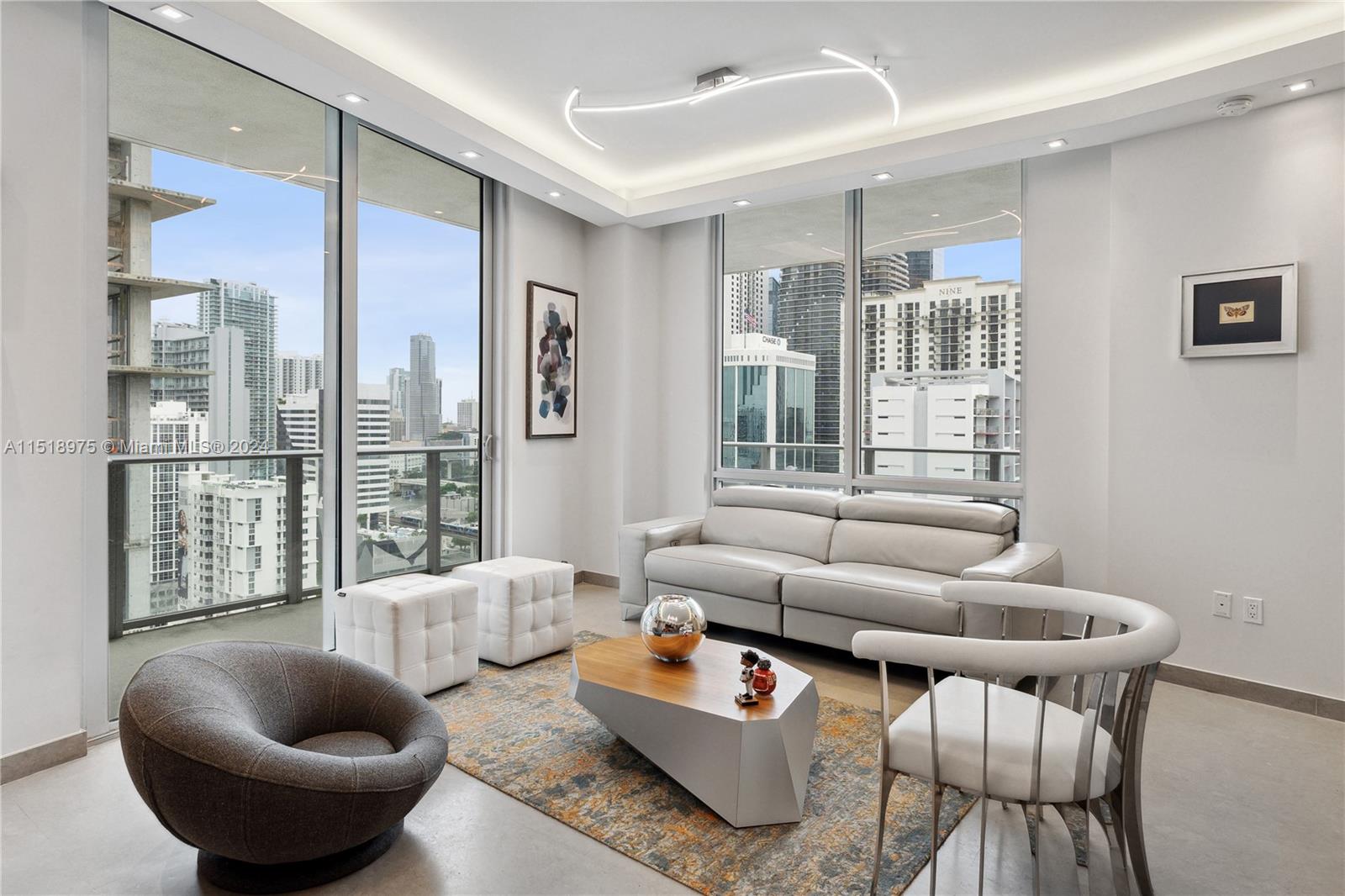 1010 SW 2nd Ave LPH03, Miami, Florida 33130, 3 Bedrooms Bedrooms, ,3 BathroomsBathrooms,Residentiallease,For Rent,1010 SW 2nd Ave LPH03,A11518975