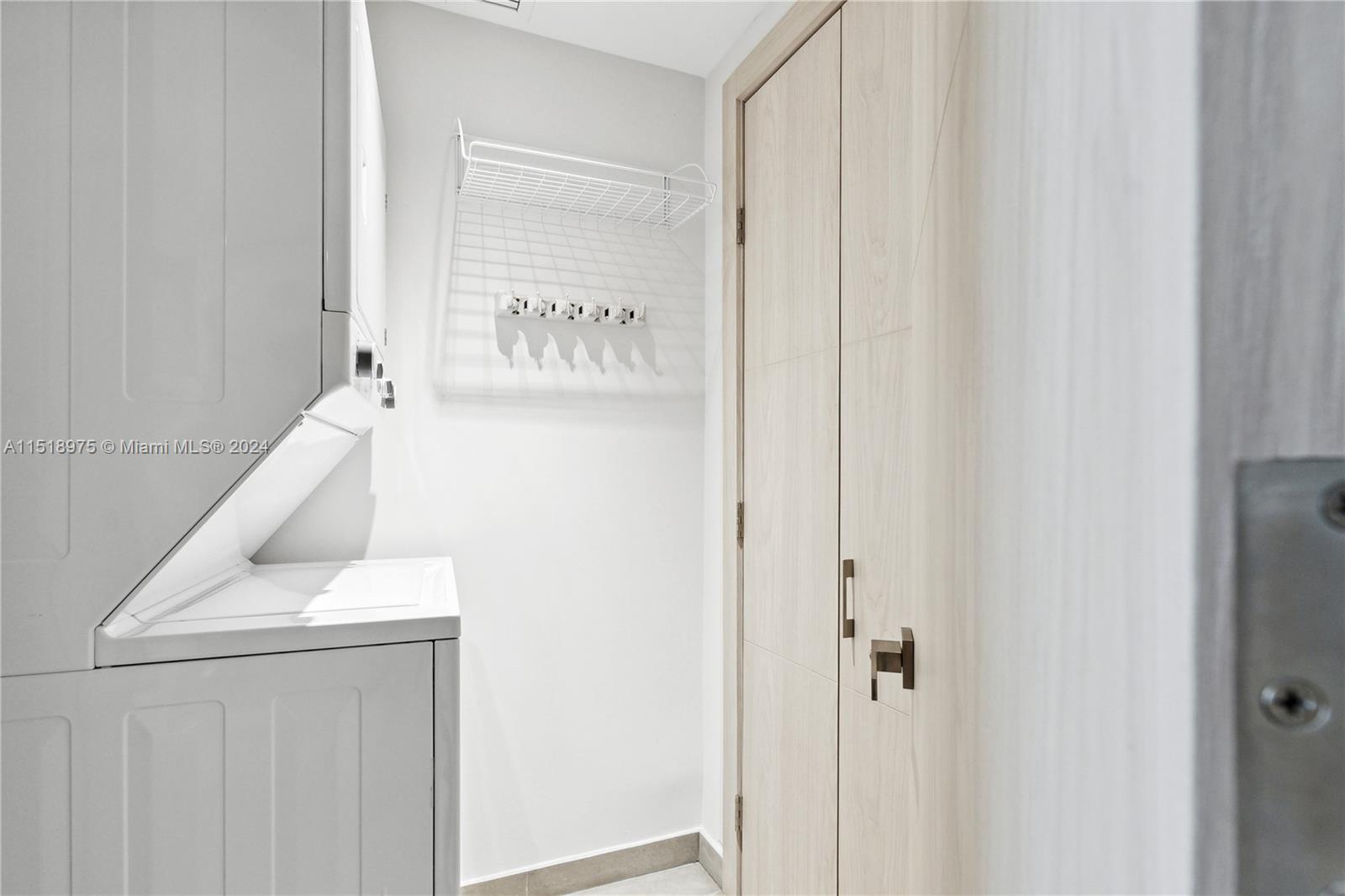 1010 SW 2nd Ave LPH03, Miami, Florida 33130, 3 Bedrooms Bedrooms, ,3 BathroomsBathrooms,Residentiallease,For Rent,1010 SW 2nd Ave LPH03,A11518975