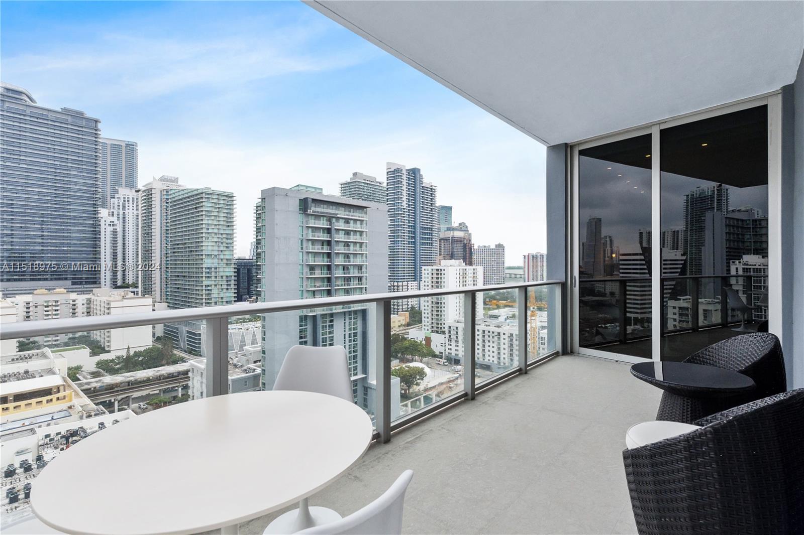 1010 SW 2nd Ave LPH03, Miami, Florida 33130, 3 Bedrooms Bedrooms, ,3 BathroomsBathrooms,Residentiallease,For Rent,1010 SW 2nd Ave LPH03,A11518975