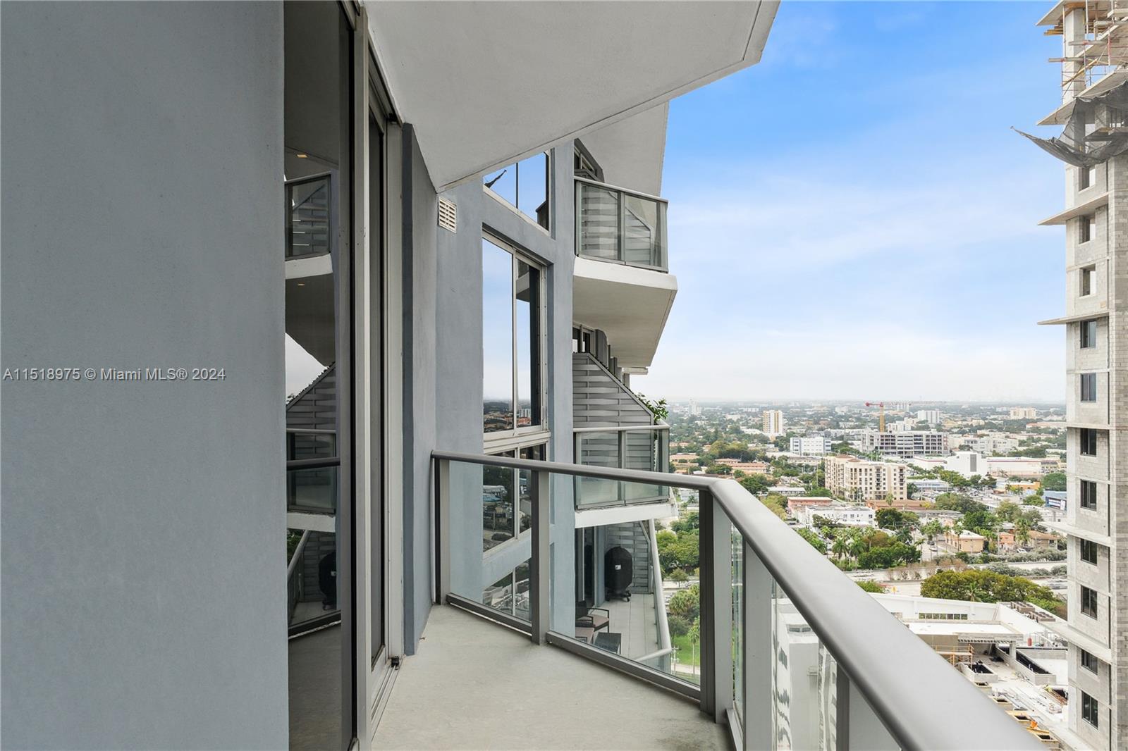 1010 SW 2nd Ave LPH03, Miami, Florida 33130, 3 Bedrooms Bedrooms, ,3 BathroomsBathrooms,Residentiallease,For Rent,1010 SW 2nd Ave LPH03,A11518975