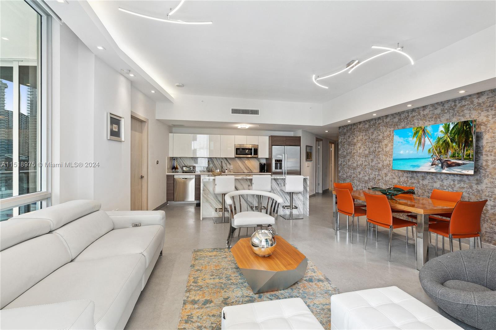 1010 SW 2nd Ave LPH03, Miami, Florida 33130, 3 Bedrooms Bedrooms, ,3 BathroomsBathrooms,Residentiallease,For Rent,1010 SW 2nd Ave LPH03,A11518975