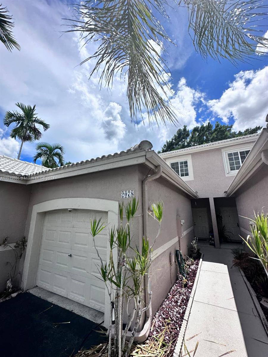 2078 Madeira Dr, Weston, Florida 33327, 2 Bedrooms Bedrooms, ,2 BathroomsBathrooms,Residentiallease,For Rent,2078 Madeira Dr,A11519805