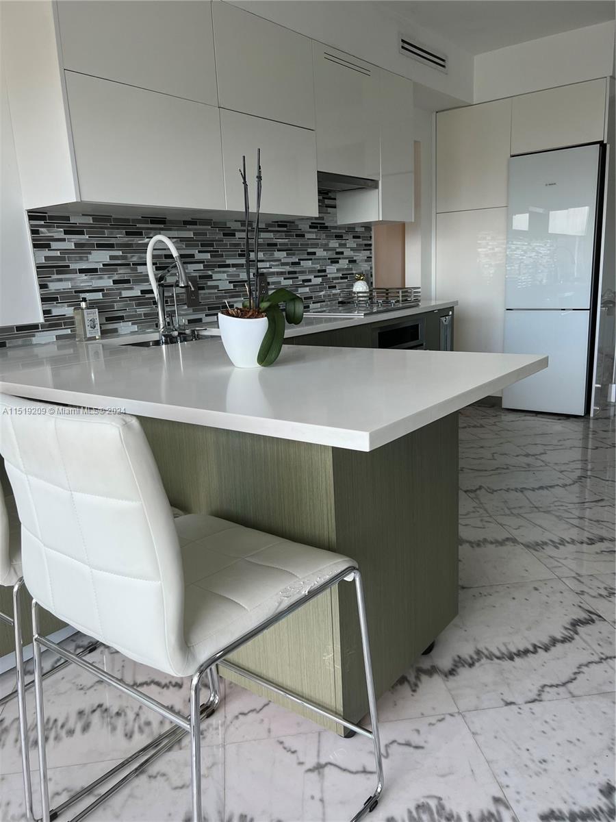 3 Island Ave 11A, Miami Beach, Florida 33139, ,1 BathroomBathrooms,Residentiallease,For Rent,3 Island Ave 11A,A11519209