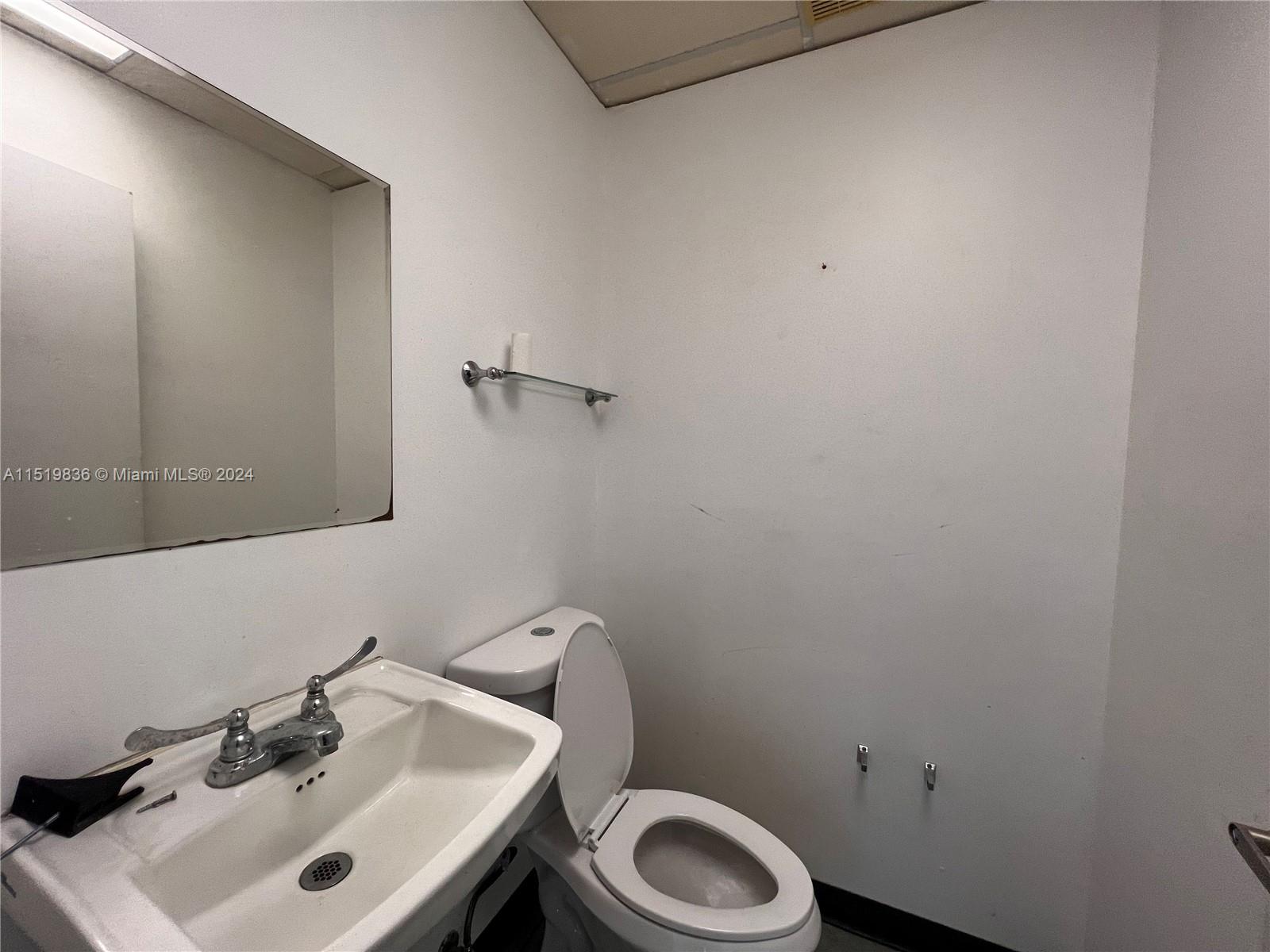 5975 W Sunrise Blvd 208B, Plantation, Florida 33313, ,Commerciallease,For Rent,5975 W Sunrise Blvd 208B,A11519836