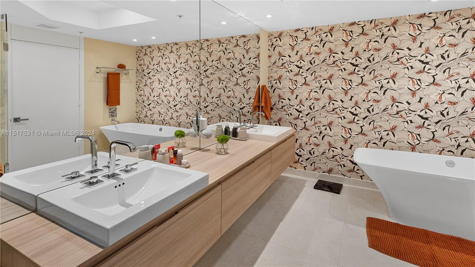 17301 Biscayne Blvd 2102, North Miami Beach, Florida 33160, 2 Bedrooms Bedrooms, ,2 BathroomsBathrooms,Residential,For Sale,17301 Biscayne Blvd 2102,A11517531