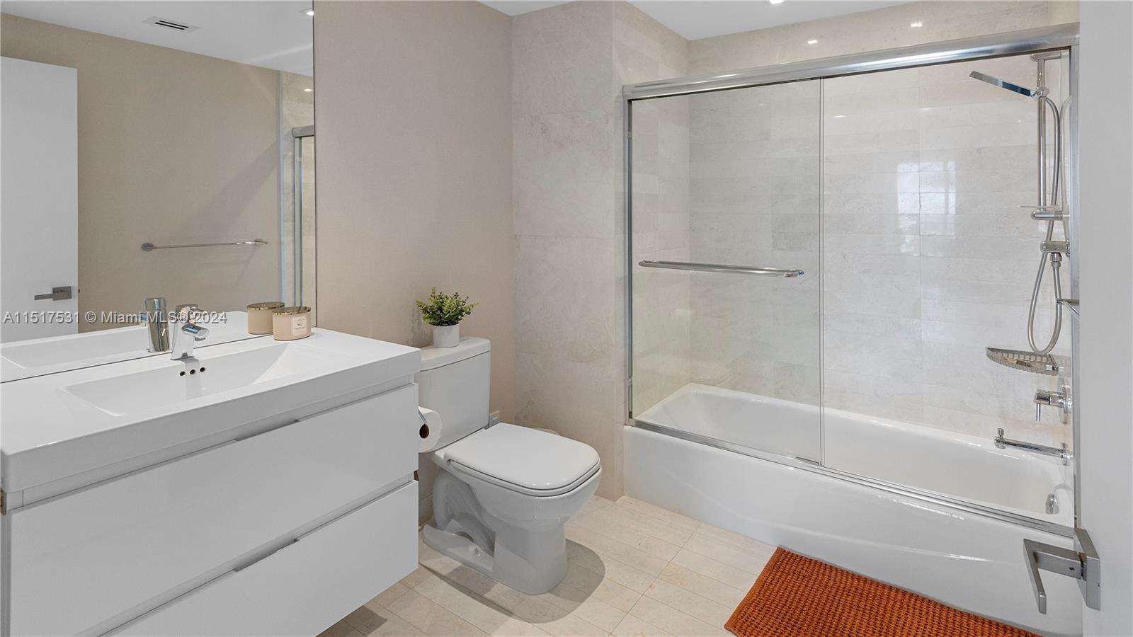 17301 Biscayne Blvd 2102, North Miami Beach, Florida 33160, 2 Bedrooms Bedrooms, ,2 BathroomsBathrooms,Residential,For Sale,17301 Biscayne Blvd 2102,A11517531