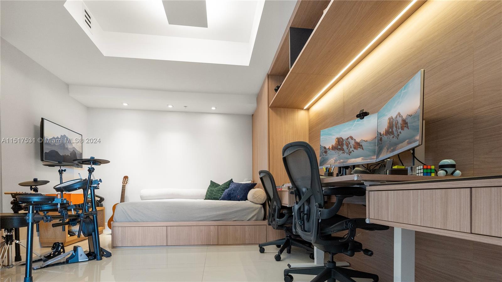 17301 Biscayne Blvd 2102, North Miami Beach, Florida 33160, 2 Bedrooms Bedrooms, ,2 BathroomsBathrooms,Residential,For Sale,17301 Biscayne Blvd 2102,A11517531