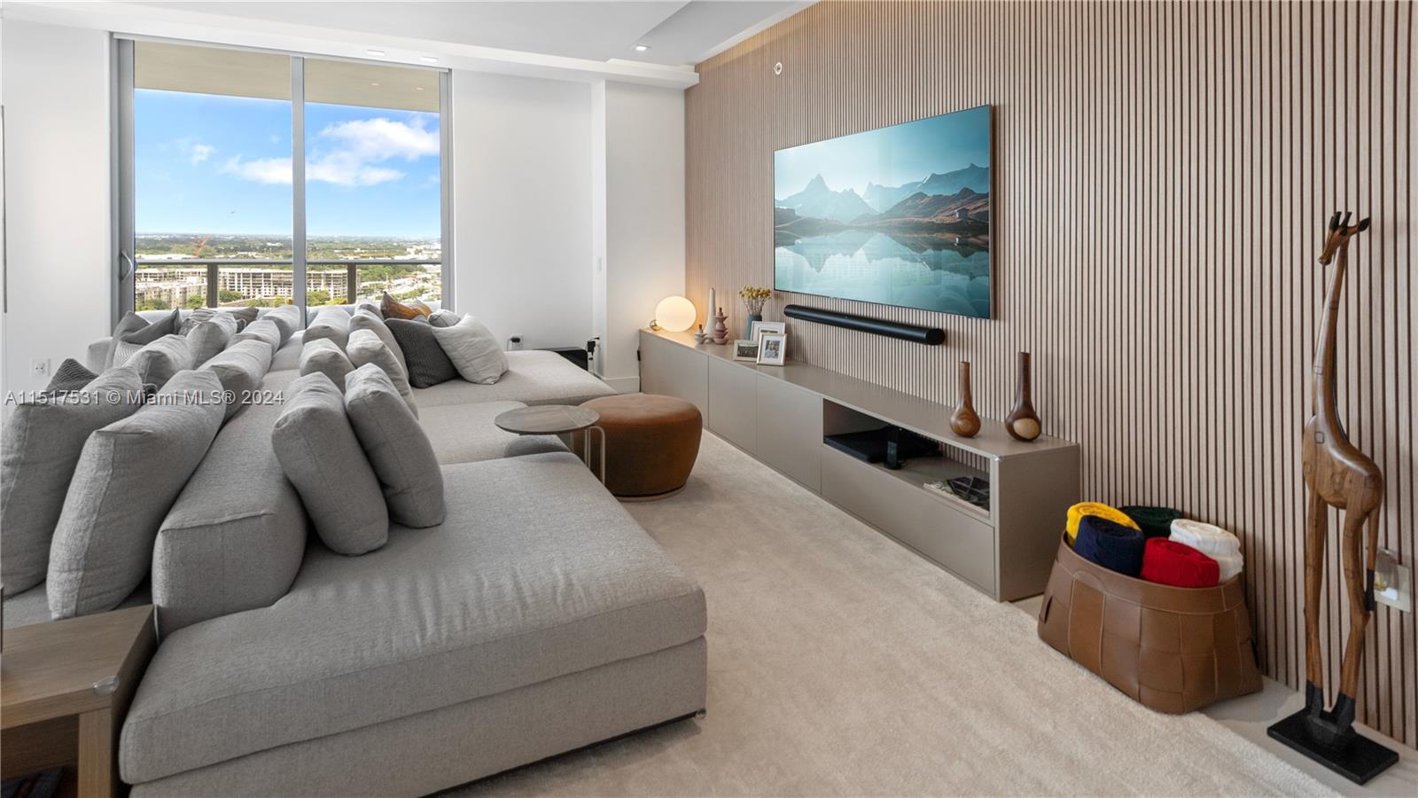 17301 Biscayne Blvd 2102, North Miami Beach, Florida 33160, 2 Bedrooms Bedrooms, ,2 BathroomsBathrooms,Residential,For Sale,17301 Biscayne Blvd 2102,A11517531