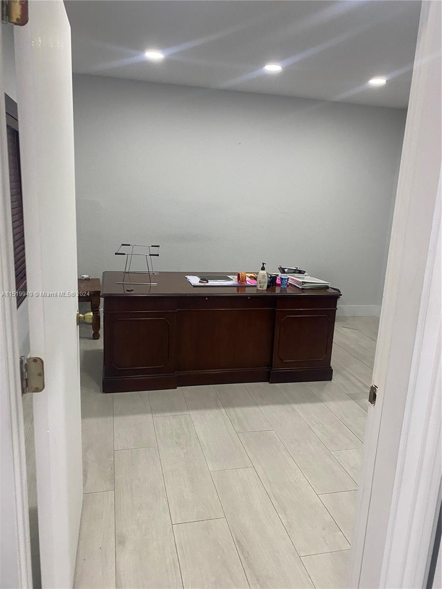 6187 NW 167th St H15, Hialeah, Florida 33015, ,Commerciallease,For Rent,6187 NW 167th St H15,A11519949