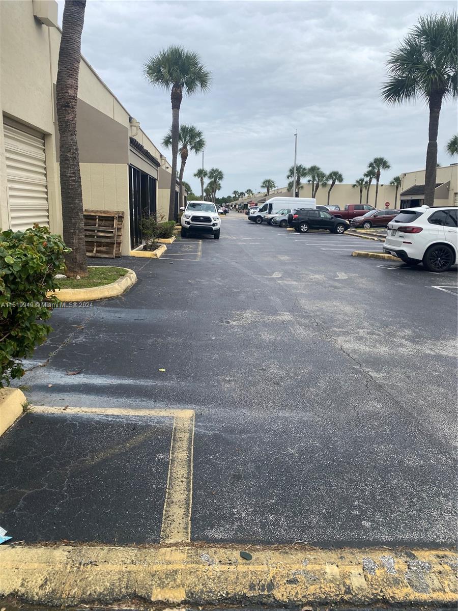 6187 NW 167th St H15, Hialeah, Florida 33015, ,Commerciallease,For Rent,6187 NW 167th St H15,A11519949