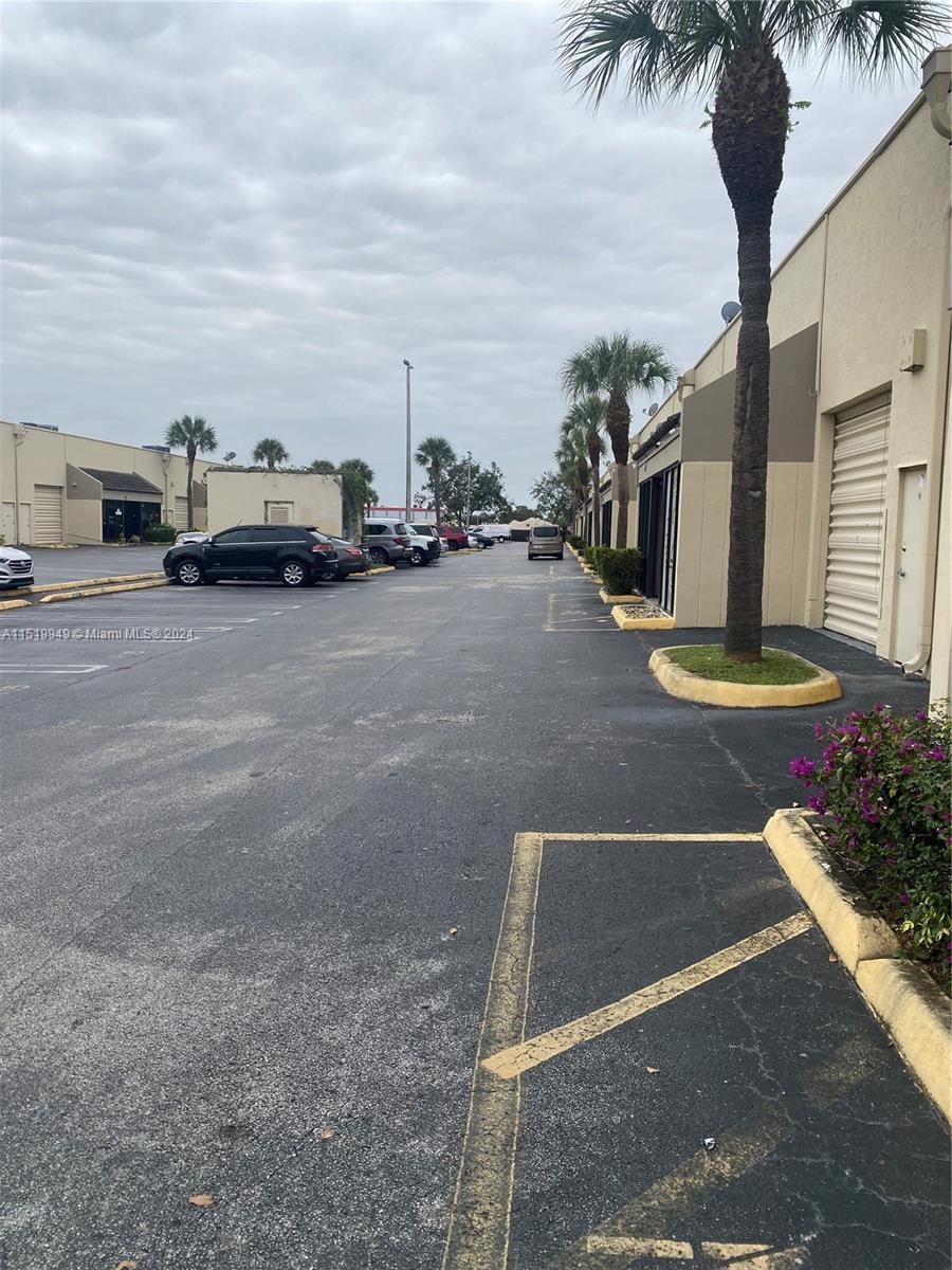 6187 NW 167th St H15, Hialeah, Florida 33015, ,Commerciallease,For Rent,6187 NW 167th St H15,A11519949