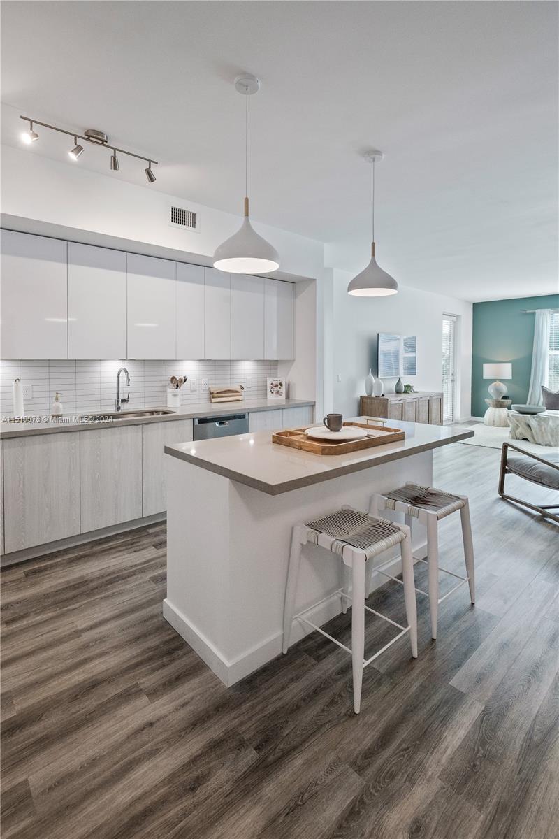 1919 SE 10th Ave 4129, Fort Lauderdale, Florida 33316, 2 Bedrooms Bedrooms, ,2 BathroomsBathrooms,Residentiallease,For Rent,1919 SE 10th Ave 4129,A11519978