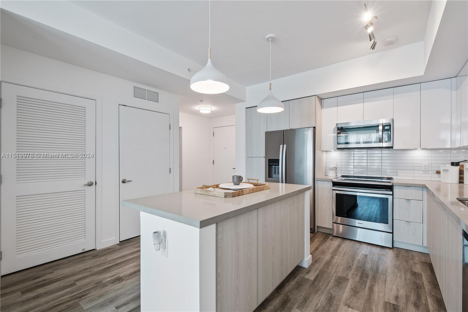 1919 SE 10th Ave 4129, Fort Lauderdale, Florida 33316, 2 Bedrooms Bedrooms, ,2 BathroomsBathrooms,Residentiallease,For Rent,1919 SE 10th Ave 4129,A11519978