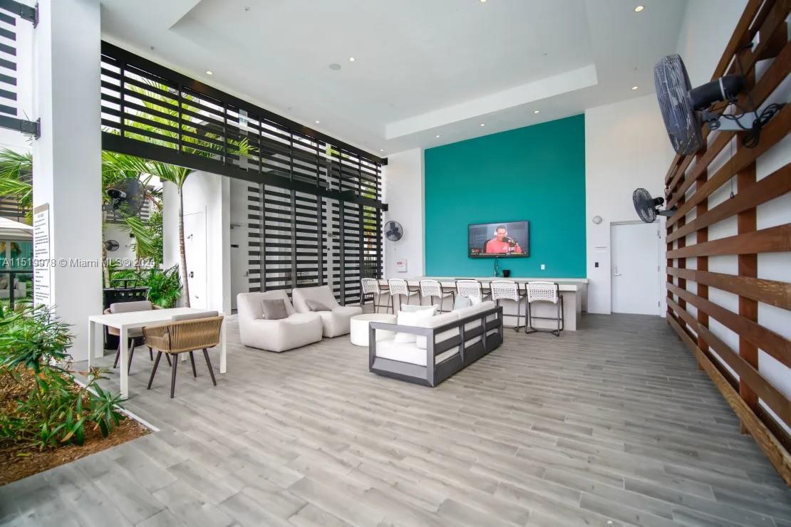 1919 SE 10th Ave 4129, Fort Lauderdale, Florida 33316, 2 Bedrooms Bedrooms, ,2 BathroomsBathrooms,Residentiallease,For Rent,1919 SE 10th Ave 4129,A11519978