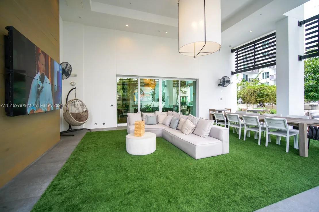 1919 SE 10th Ave 4129, Fort Lauderdale, Florida 33316, 2 Bedrooms Bedrooms, ,2 BathroomsBathrooms,Residentiallease,For Rent,1919 SE 10th Ave 4129,A11519978