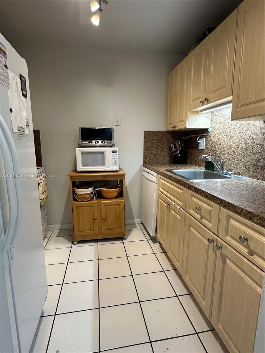9227 SW 87th Ave B12, Miami, Florida 33176, 2 Bedrooms Bedrooms, ,2 BathroomsBathrooms,Residential,For Sale,9227 SW 87th Ave B12,A11518617