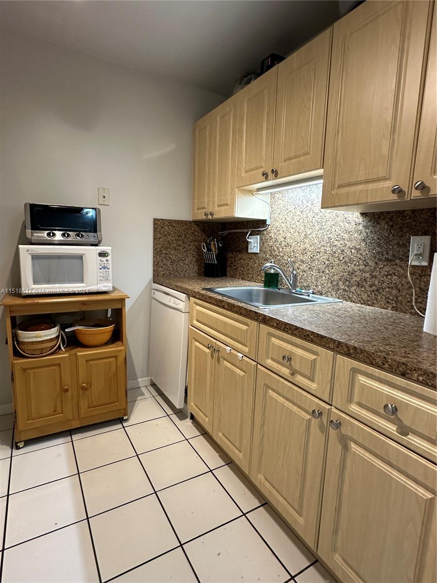 9227 SW 87th Ave B12, Miami, Florida 33176, 2 Bedrooms Bedrooms, ,2 BathroomsBathrooms,Residential,For Sale,9227 SW 87th Ave B12,A11518617