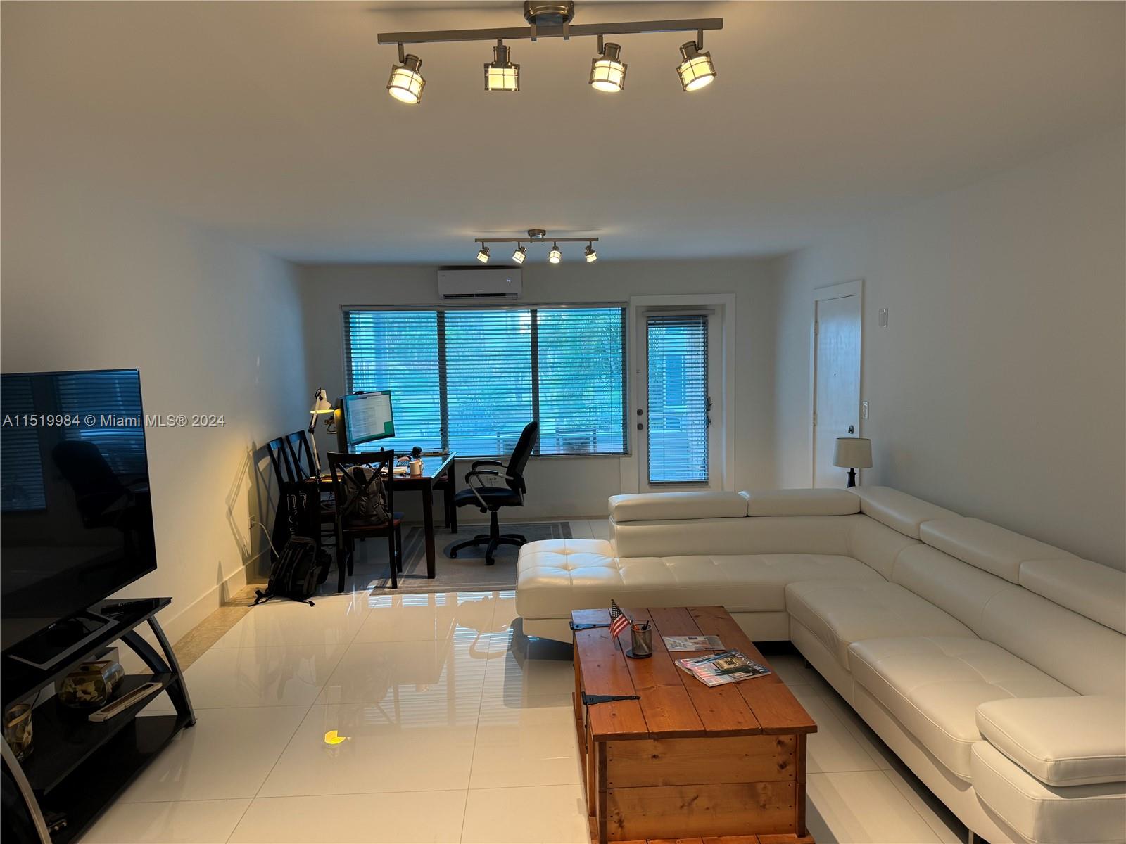 10178 Collins Ave 105, Bal Harbour, Florida 33154, 1 Bedroom Bedrooms, ,1 BathroomBathrooms,Residential,For Sale,10178 Collins Ave 105,A11519984