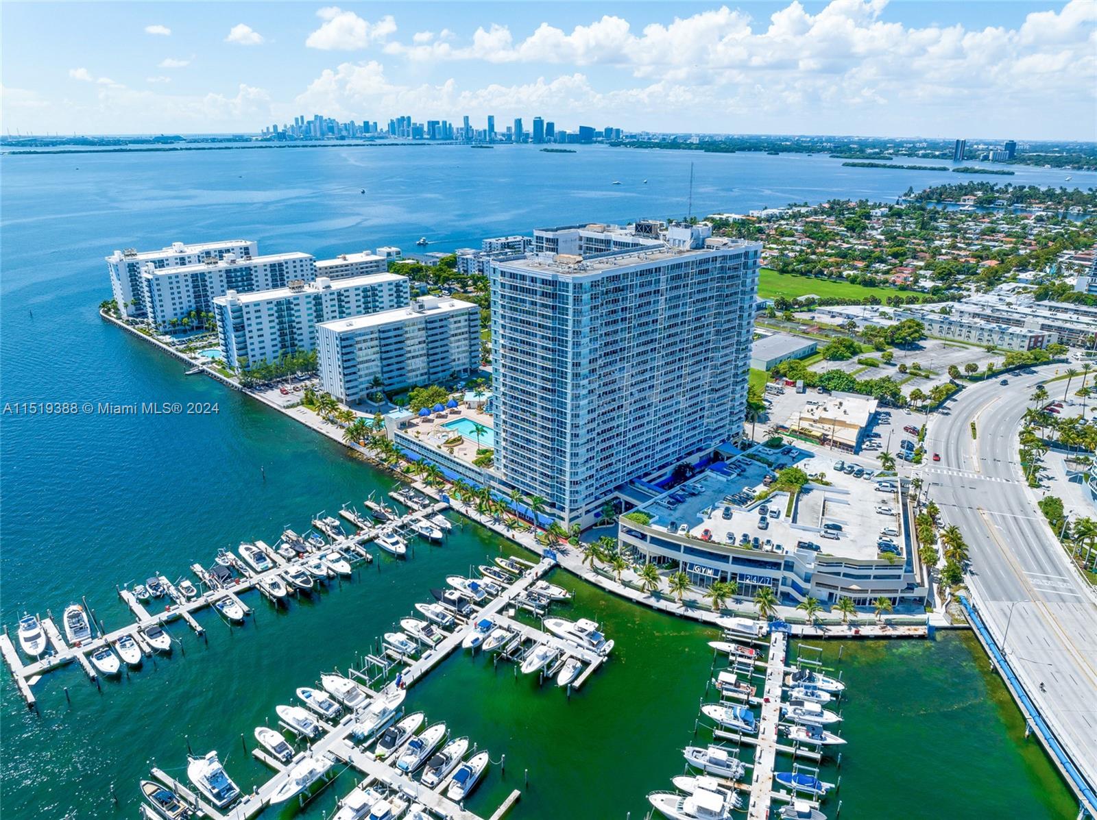 7601 E Treasure Dr PH101, North Bay Village, Florida 33141, 2 Bedrooms Bedrooms, ,2 BathroomsBathrooms,Residentiallease,For Rent,7601 E Treasure Dr PH101,A11519388