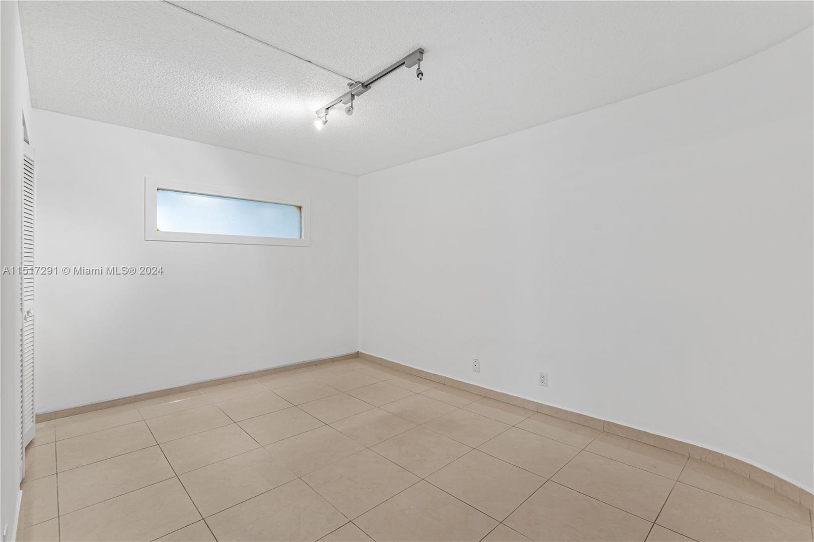 1717 N Bayshore Dr A-1256, Miami, Florida 33132, 3 Bedrooms Bedrooms, ,3 BathroomsBathrooms,Residentiallease,For Rent,1717 N Bayshore Dr A-1256,A11517291