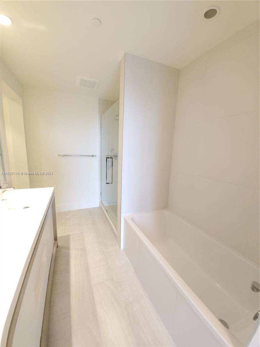 2000 Metropica Way 1401, Sunrise, Florida 33323, 3 Bedrooms Bedrooms, ,3 BathroomsBathrooms,Residential,For Sale,2000 Metropica Way 1401,A11520145