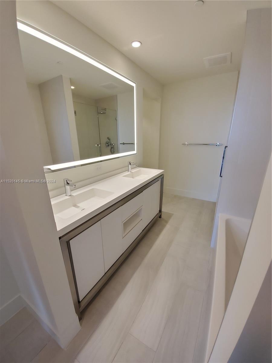 2000 Metropica Way 1401, Sunrise, Florida 33323, 3 Bedrooms Bedrooms, ,3 BathroomsBathrooms,Residential,For Sale,2000 Metropica Way 1401,A11520145