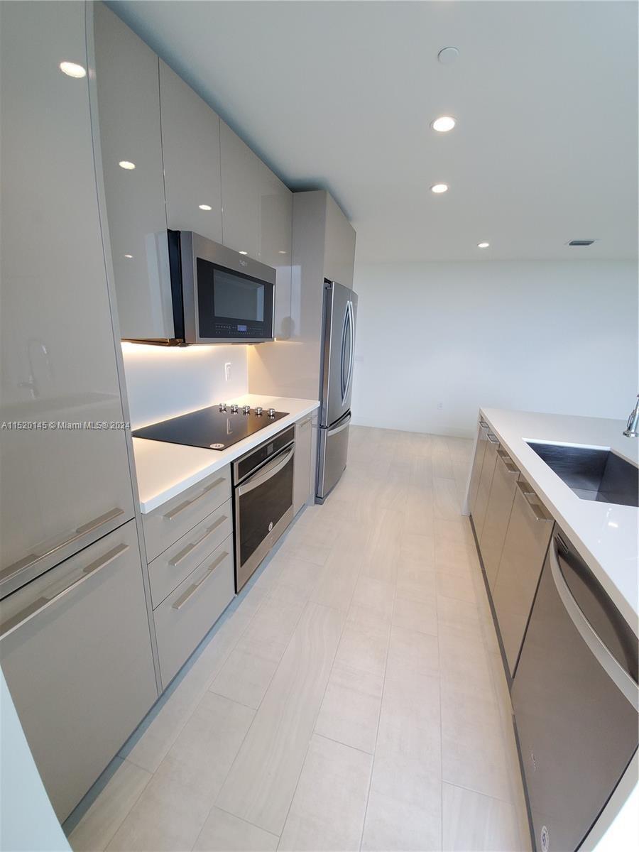 2000 Metropica Way 1401, Sunrise, Florida 33323, 3 Bedrooms Bedrooms, ,3 BathroomsBathrooms,Residential,For Sale,2000 Metropica Way 1401,A11520145