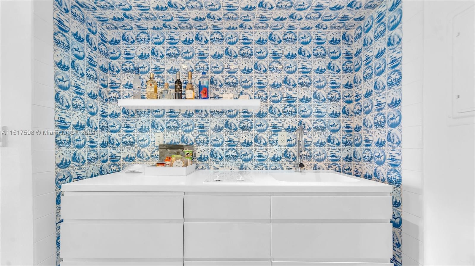 1100 West Ave 409, Miami Beach, Florida 33139, 1 Bedroom Bedrooms, 4 Rooms Rooms,1 BathroomBathrooms,Residential,For Sale,1100 West Ave 409,A11517598