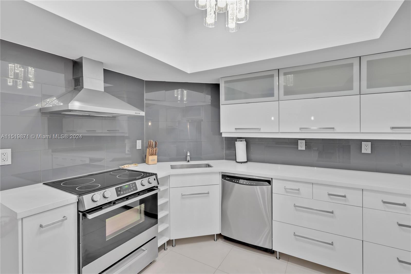 2100 S Ocean Ln 103, Fort Lauderdale, Florida 33316, 2 Bedrooms Bedrooms, ,2 BathroomsBathrooms,Residential,For Sale,2100 S Ocean Ln 103,A11519871