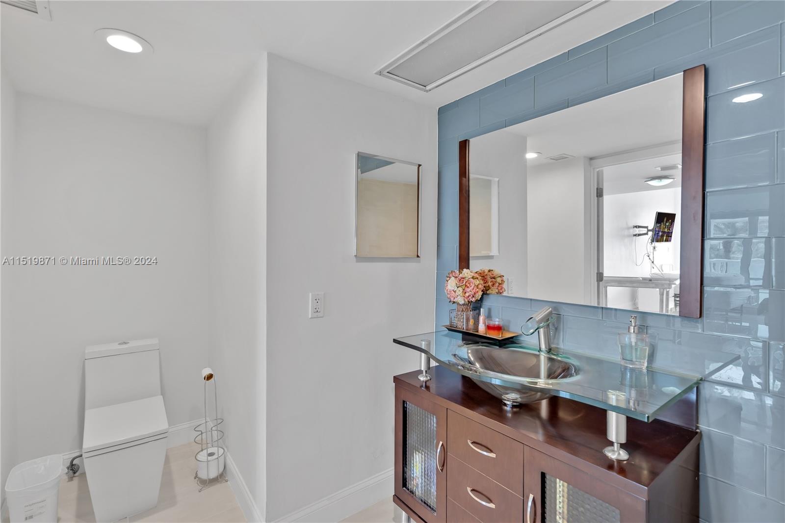 2100 S Ocean Ln 103, Fort Lauderdale, Florida 33316, 2 Bedrooms Bedrooms, ,2 BathroomsBathrooms,Residential,For Sale,2100 S Ocean Ln 103,A11519871