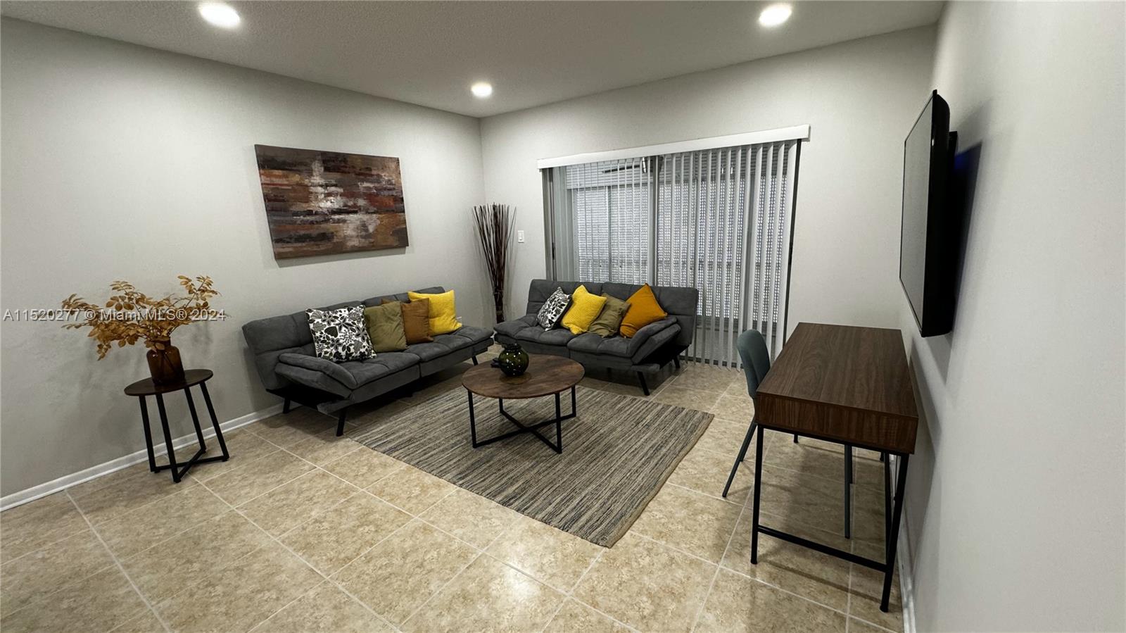 5200 Washington St 303, Hollywood, Florida 33021, 1 Bedroom Bedrooms, ,1 BathroomBathrooms,Residentiallease,For Rent,5200 Washington St 303,A11520277