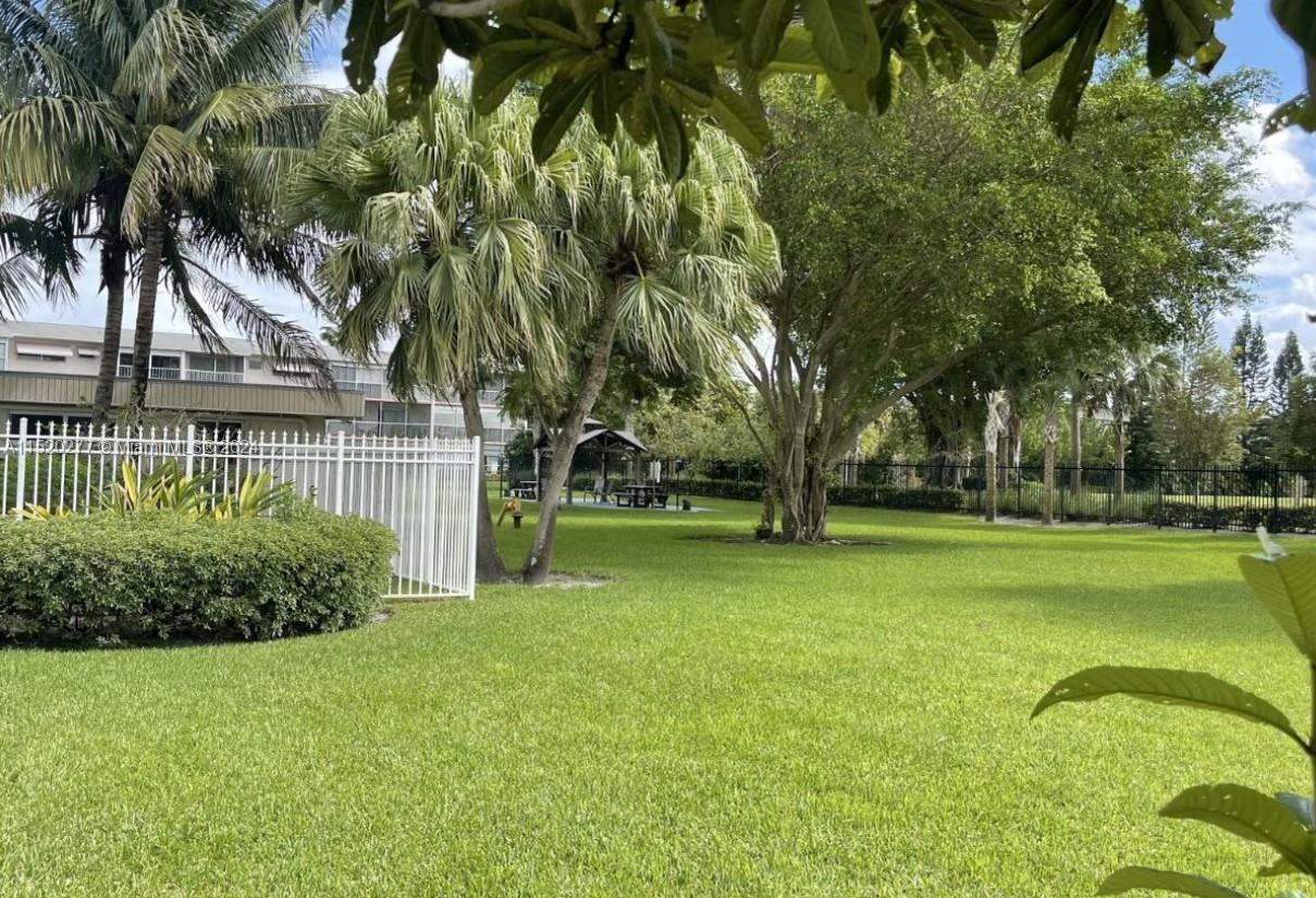 5200 Washington St 303, Hollywood, Florida 33021, 1 Bedroom Bedrooms, ,1 BathroomBathrooms,Residentiallease,For Rent,5200 Washington St 303,A11520277