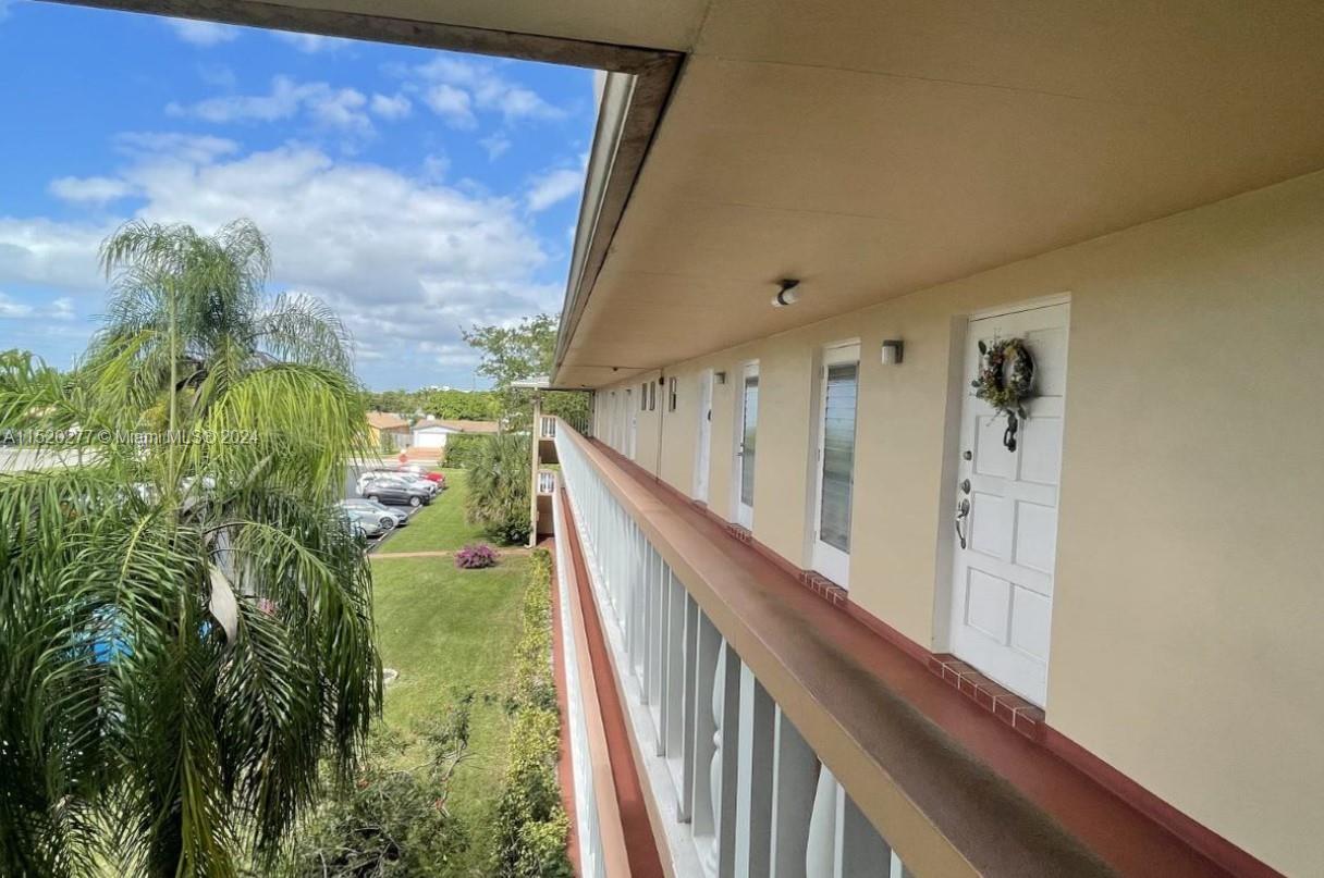 5200 Washington St 303, Hollywood, Florida 33021, 1 Bedroom Bedrooms, ,1 BathroomBathrooms,Residentiallease,For Rent,5200 Washington St 303,A11520277