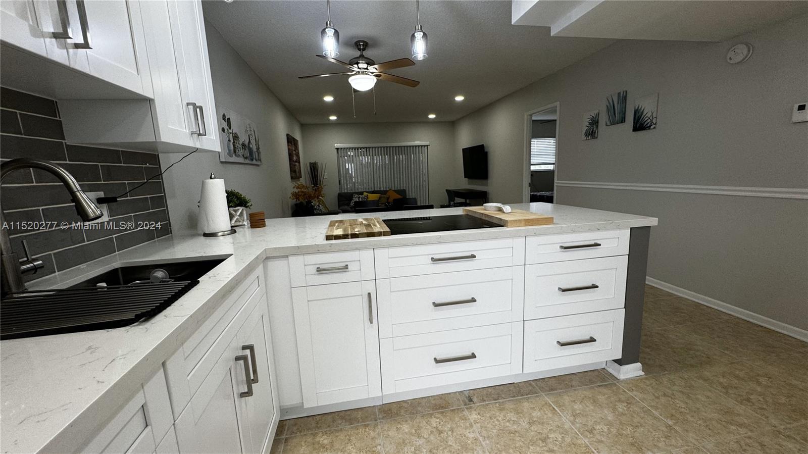 5200 Washington St 303, Hollywood, Florida 33021, 1 Bedroom Bedrooms, ,1 BathroomBathrooms,Residentiallease,For Rent,5200 Washington St 303,A11520277