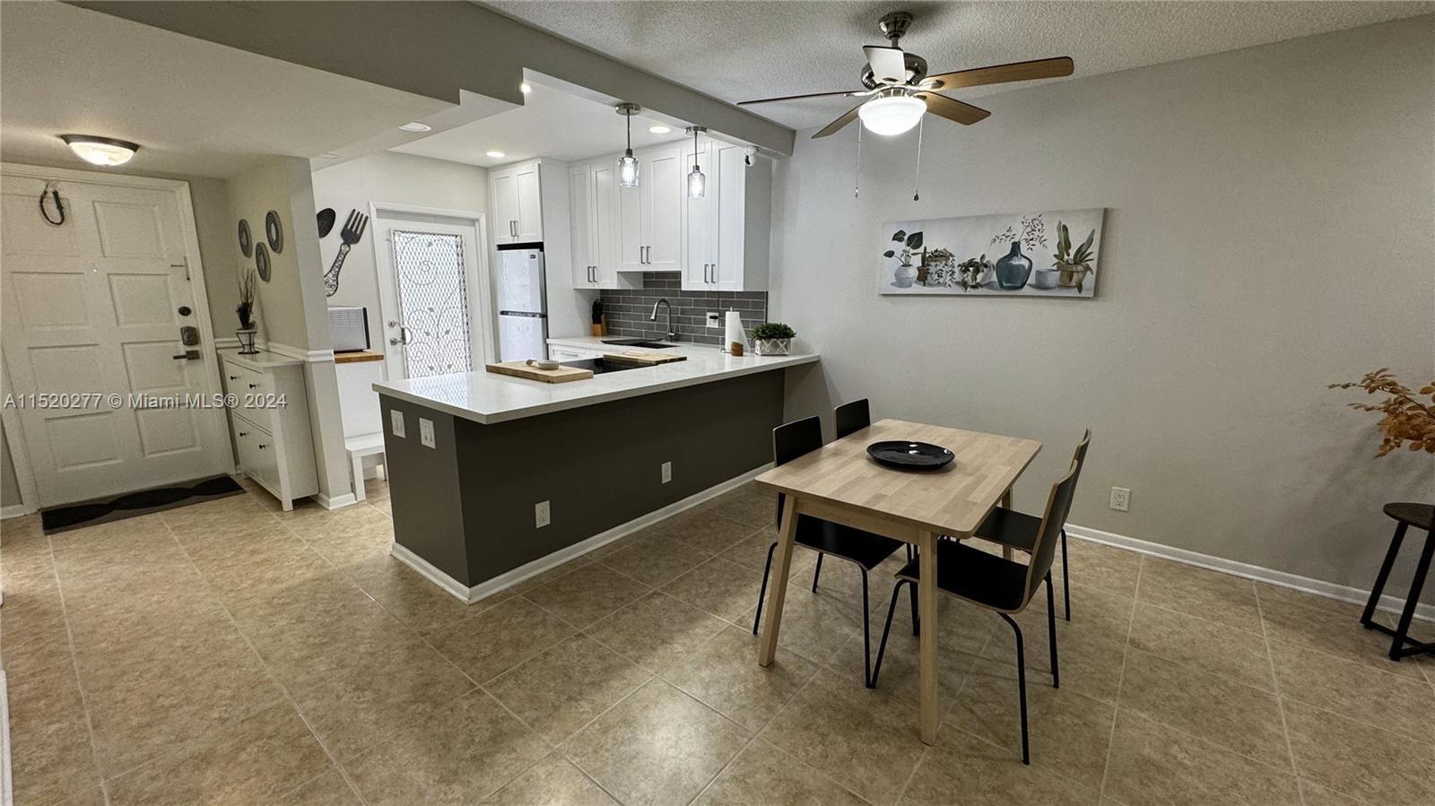 5200 Washington St 303, Hollywood, Florida 33021, 1 Bedroom Bedrooms, ,1 BathroomBathrooms,Residentiallease,For Rent,5200 Washington St 303,A11520277