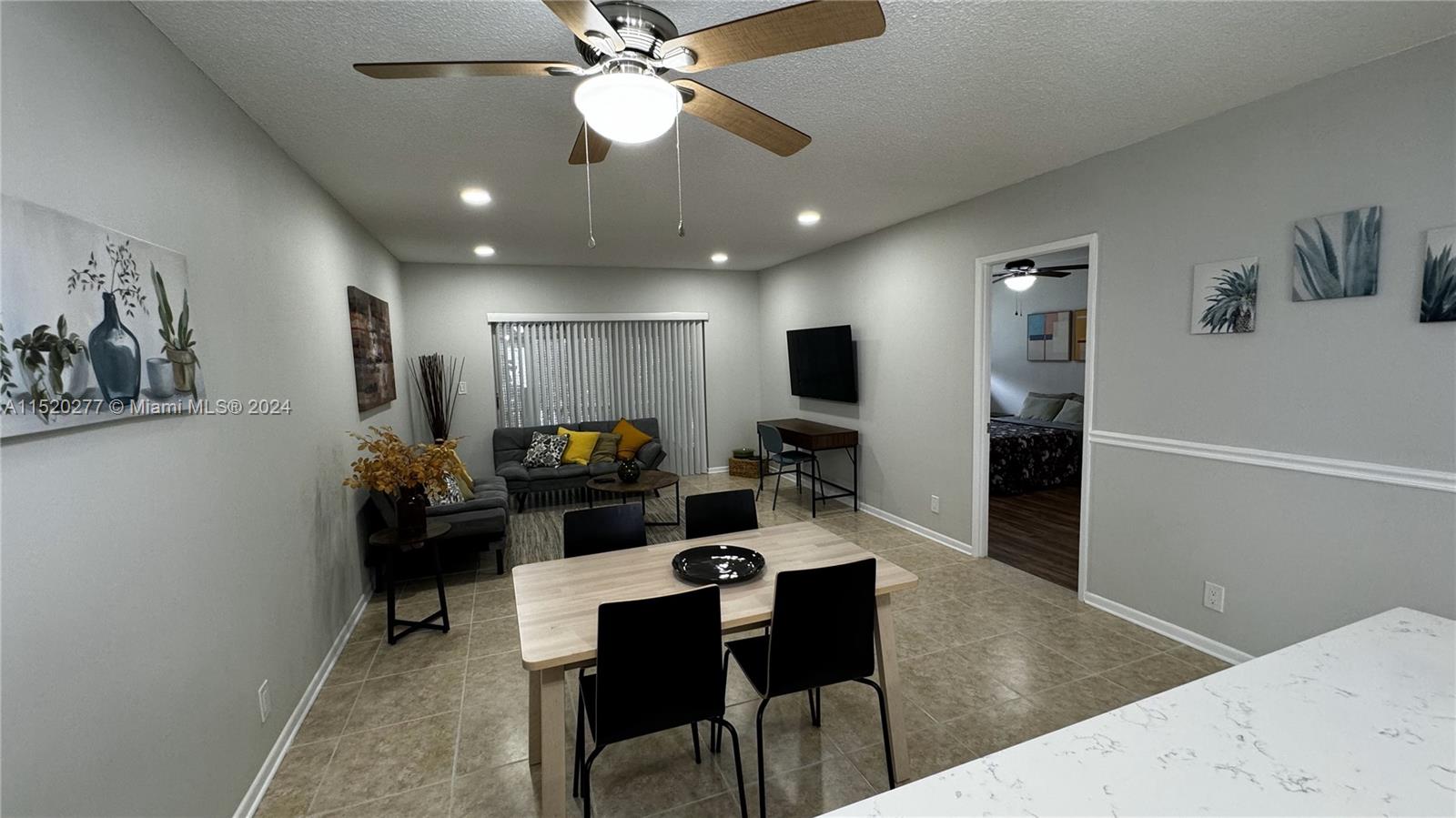 5200 Washington St 303, Hollywood, Florida 33021, 1 Bedroom Bedrooms, ,1 BathroomBathrooms,Residentiallease,For Rent,5200 Washington St 303,A11520277