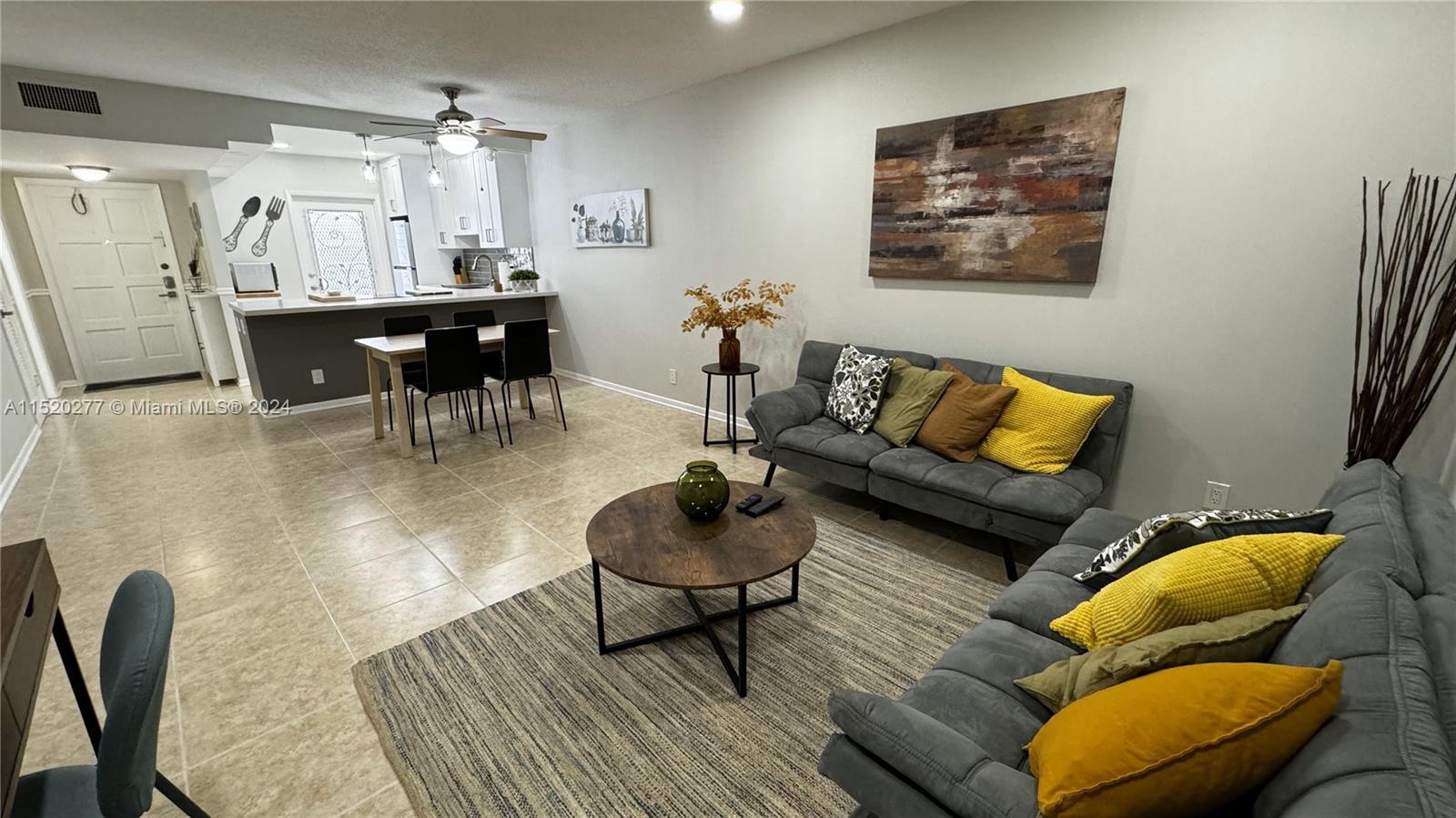 5200 Washington St 303, Hollywood, Florida 33021, 1 Bedroom Bedrooms, ,1 BathroomBathrooms,Residentiallease,For Rent,5200 Washington St 303,A11520277