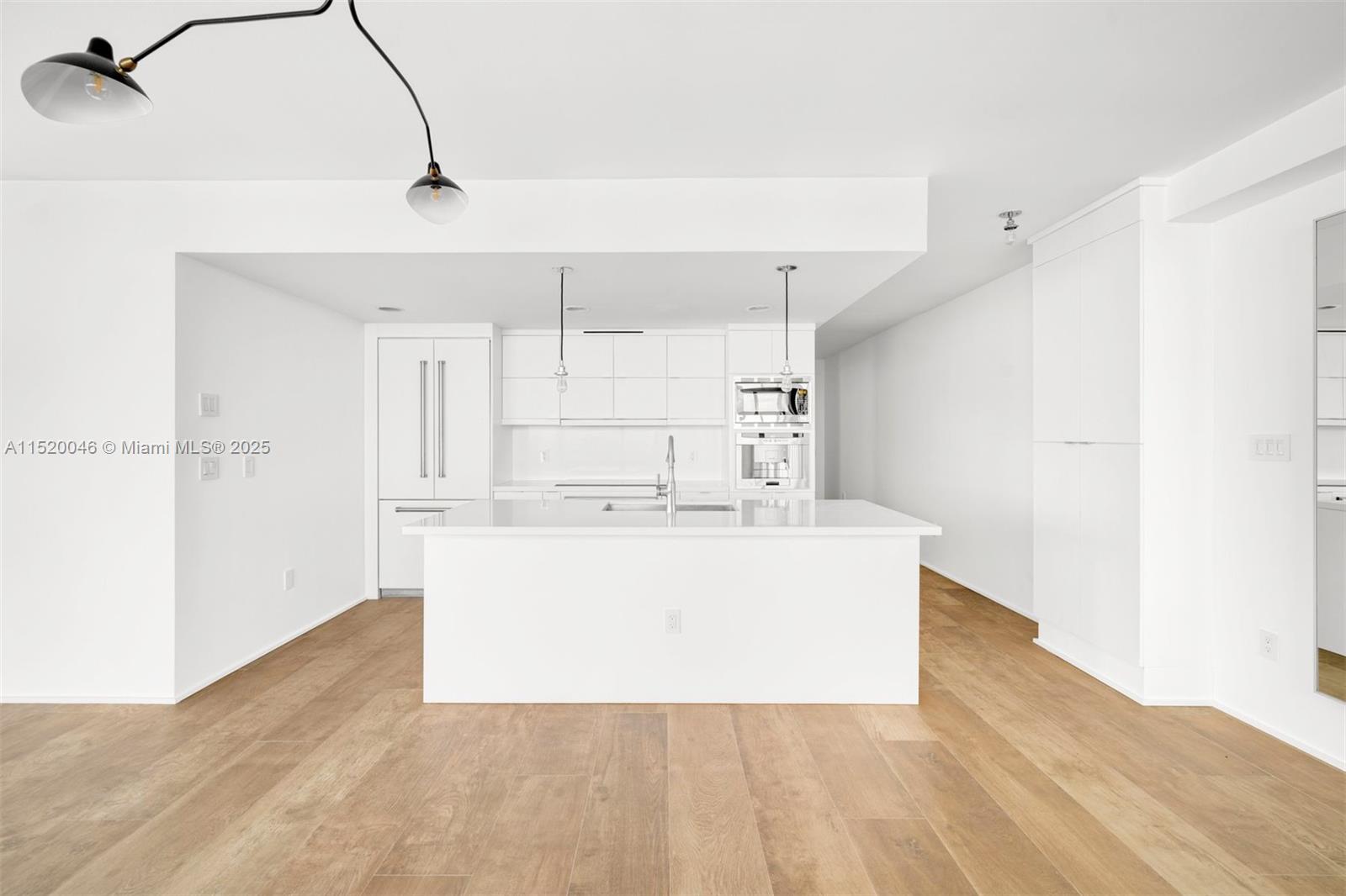 5875 Collins Ave 1102, Miami Beach, Florida 33140, 3 Bedrooms Bedrooms, ,3 BathroomsBathrooms,Residential,For Sale,5875 Collins Ave 1102,A11520046