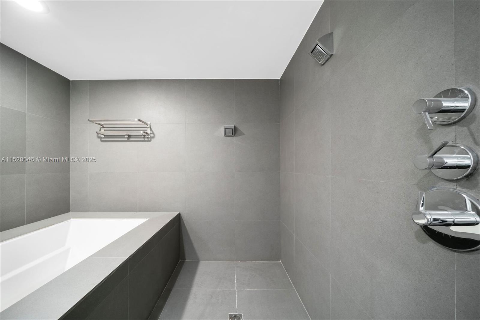 5875 Collins Ave 1102, Miami Beach, Florida 33140, 3 Bedrooms Bedrooms, ,3 BathroomsBathrooms,Residential,For Sale,5875 Collins Ave 1102,A11520046