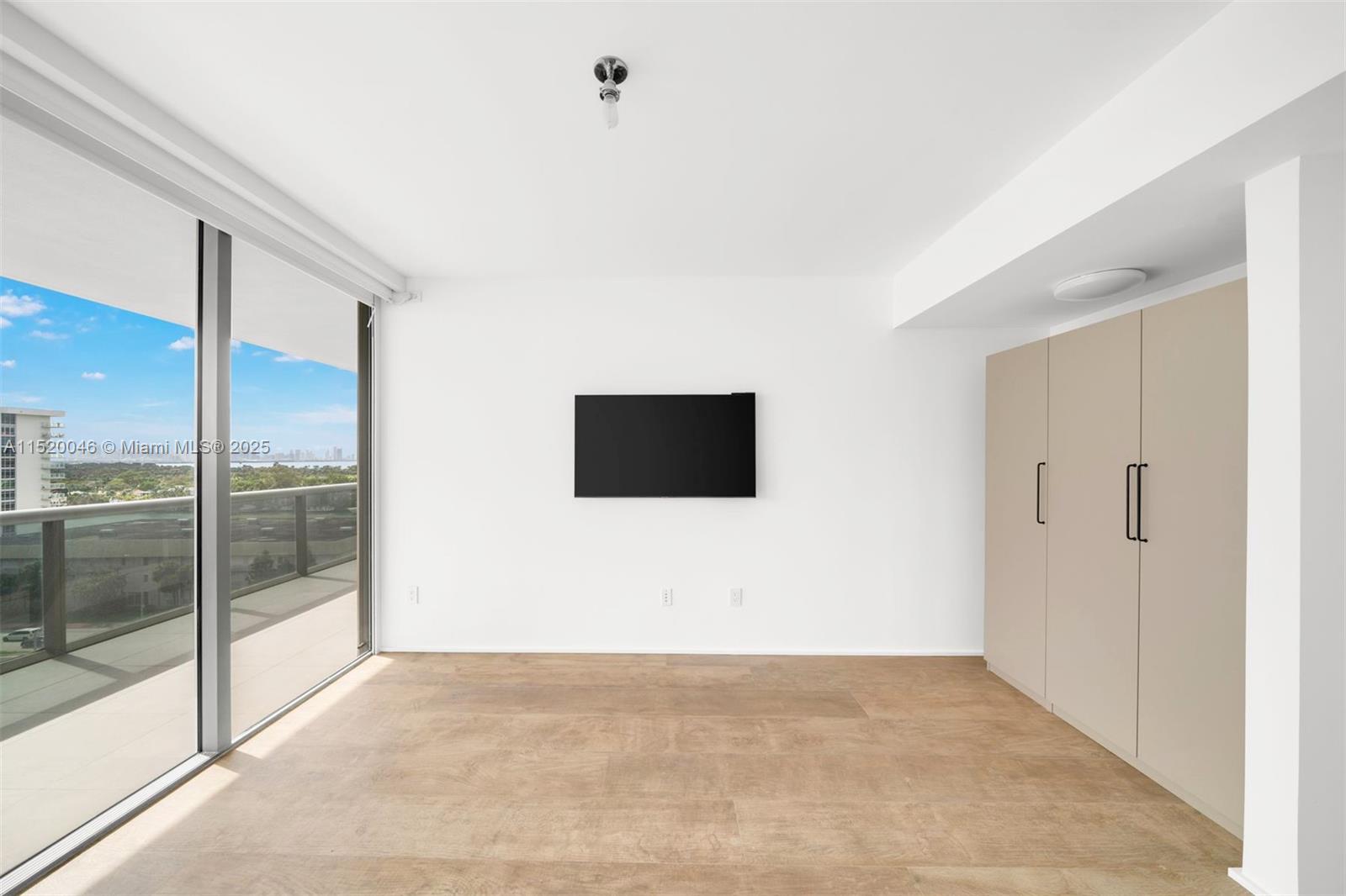 5875 Collins Ave 1102, Miami Beach, Florida 33140, 3 Bedrooms Bedrooms, ,3 BathroomsBathrooms,Residential,For Sale,5875 Collins Ave 1102,A11520046