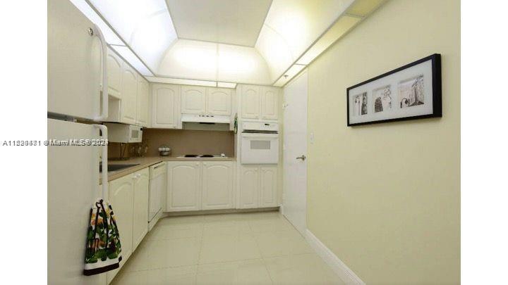 4001 S Ocean Dr 11A, Hollywood, Florida 33019, 2 Bedrooms Bedrooms, ,1 BathroomBathrooms,Residential,For Sale,4001 S Ocean Dr 11A,A11520481